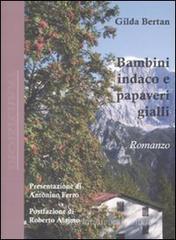Bambini indaco e papaveri gialli